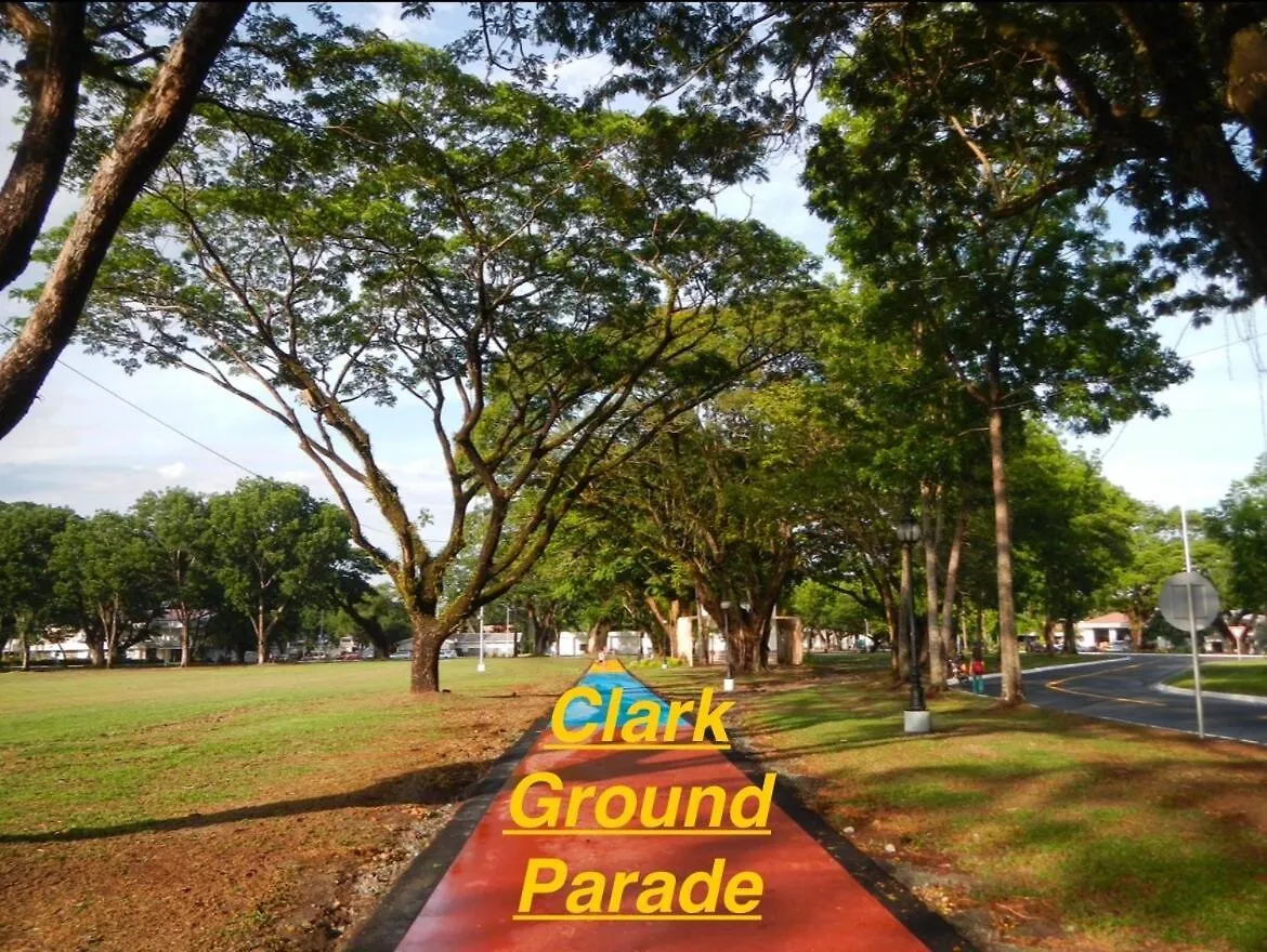 Up To 13 Pax Near Clark Speedway & Aqua Planet Villa Angeles Semesterbostad